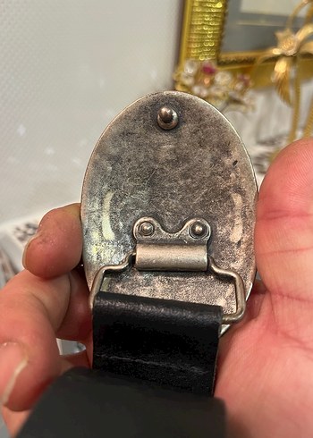 Vintage Erkek Rozeti Gri ve Altın Tonlarında - Görsel 2