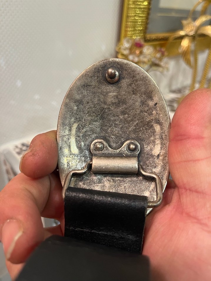 Vintage Erkek Rozeti Gri ve Altın Tonlarında - Görsel 2