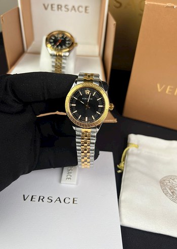 Versace Kadın Altın Renk Modern Klasik Saat