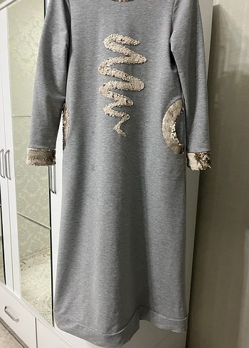 Gri Uzun pullu  Kollu  Desenli penye Elbise - Görsel 3