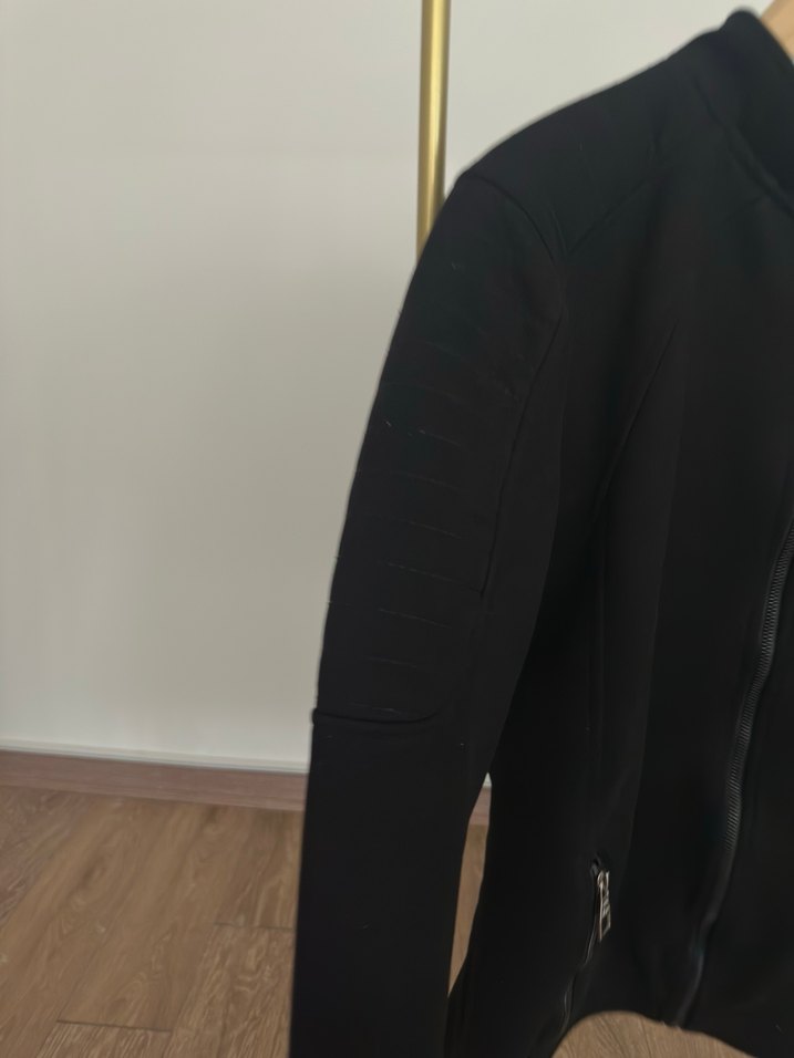 Siyah Fermuarlı Uzun Kollu Spor Ceket - Görsel 2