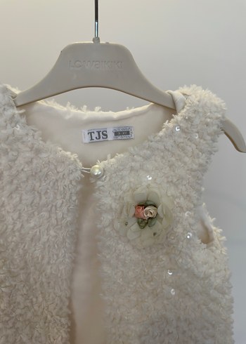 Kız Çocuk Beyaz Kürk Detaylı Triko Yelek - Görsel 3