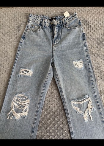 Yırtık Detaylı Bol Kesim Midi Kot Pantolon - Görsel 2