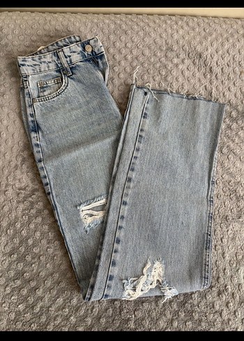 Yırtık Detaylı Bol Kesim Midi Kot Pantolon - Görsel 3