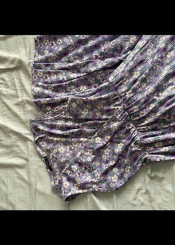 Mor Çiçek Desenli V Yaka Kolsuz Uzun Elbise - Görsel 2