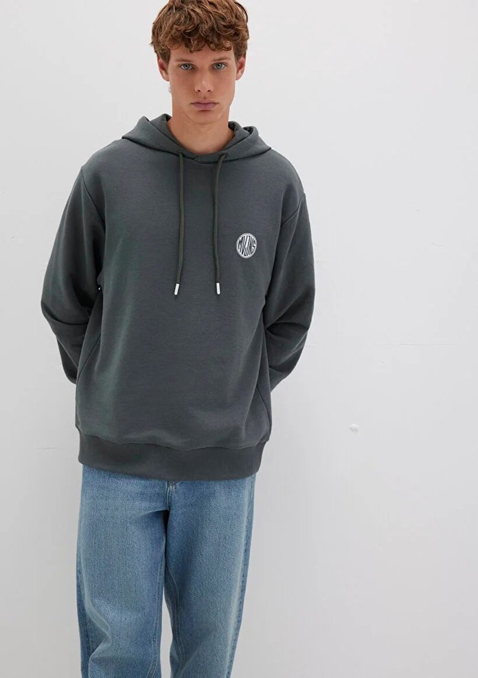 Gri Kapüşonlu Oversize Sweatshirt - Görsel 3