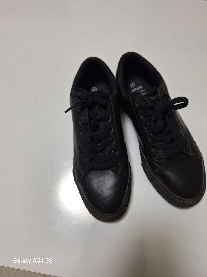 Siyah Bağcıklı Kadın Spor Ayakkabı - Görsel 3