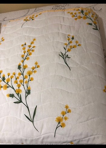 Çiçek Desenli Beyaz Pike Takımı - Görsel 2