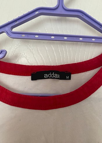 Kırmızı-Beyaz Baskılı Tişört - Görsel 2