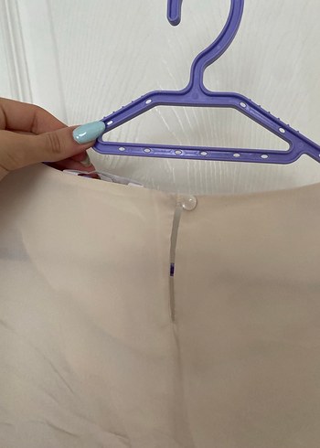 Dantel Detaylı Bej Kolsuz Keten Bluz - Görsel 3