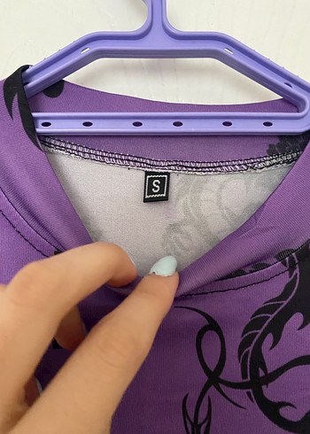 Mor Baskılı Kısa Kollu Kadın Crop - Görsel 2