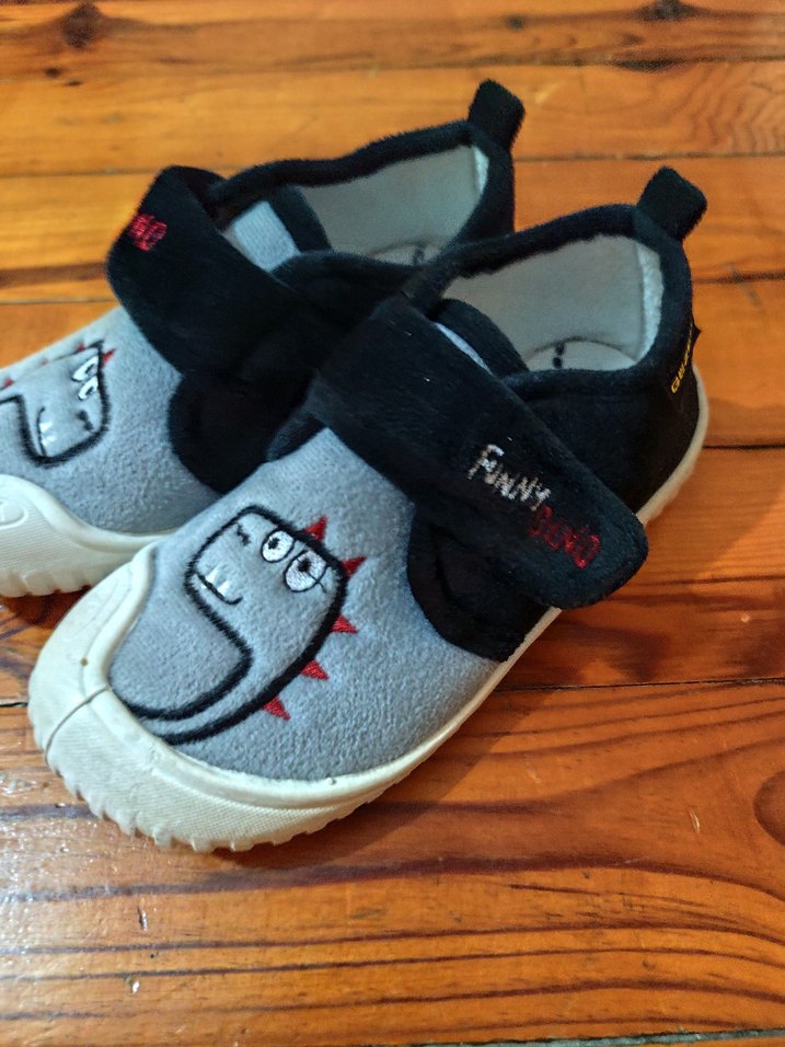 Gri Erkek Çocuk Sıcak Terlikler Velcro - Görsel 2