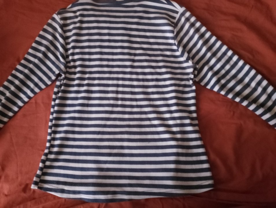 Düğmeli Kısa Kollu Gri Çizgili Tişört - Görsel 4