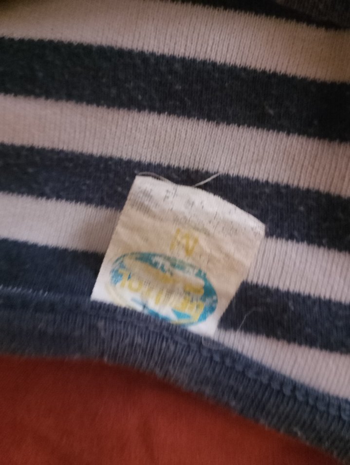 Düğmeli Kısa Kollu Gri Çizgili Tişört - Görsel 3