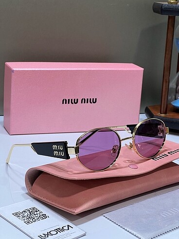 Beden Miu Miu Sunglasses