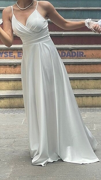 s Beden Nikah ve dış çekim elbisesi