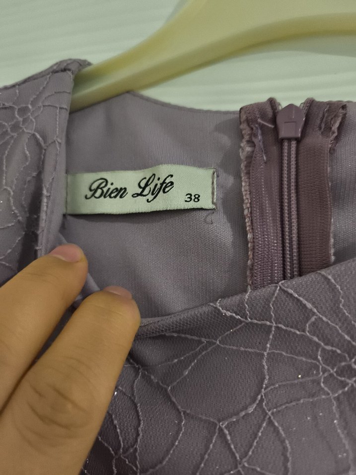 Uzun Kollu Dantel Detaylı Mor Abiye Elbise - Görsel 4