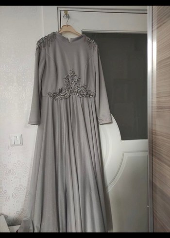 Gri Uzun Kollu Nakışlı Abiye Elbise - Görsel 2