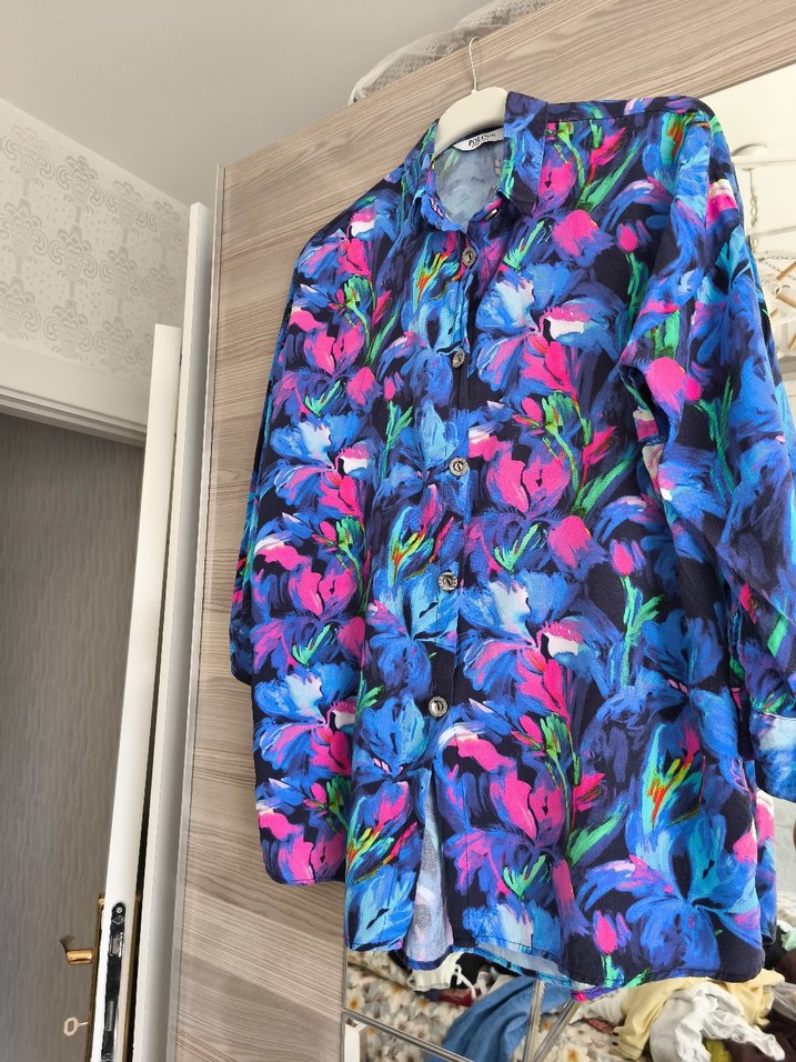 Çiçek Desenli Uzun Kadın Gömlek - Görsel 3