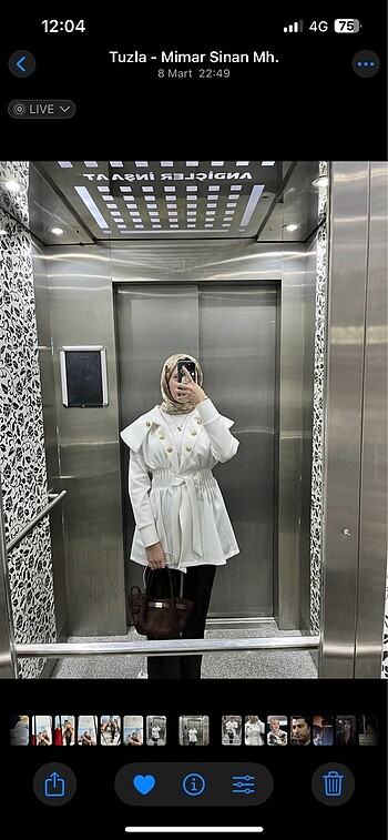 Beyaz scuba bağlamalı sarı düğmeli üst