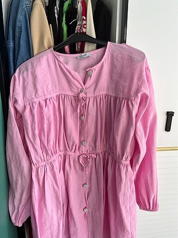 Pembe gömlek