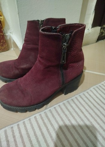 Zara Bordo Suet Bilek Bot