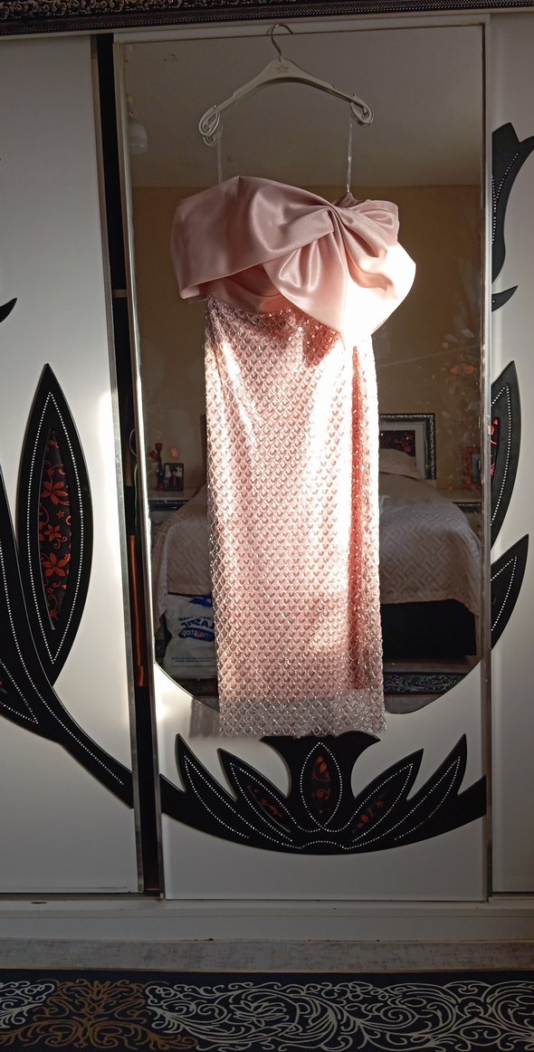 Pudra Pullu Drapeli Uzun Abiye Elbise - Görsel 4