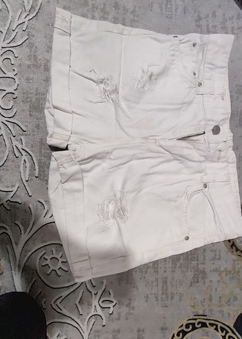 Beyaz Mini Yüksek Bel Dar Kesim Denim Şort