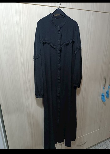 Siyah Düğmeli Ferace