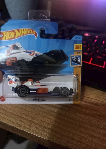 Hot Wheels Beyaz Yarış Arabası