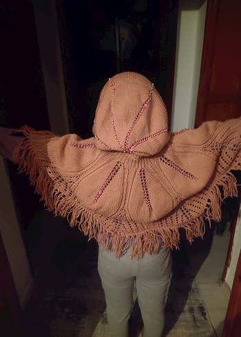 Pembe Kapüşonlu Kız Panço Örgü Detaylı - Görsel 4