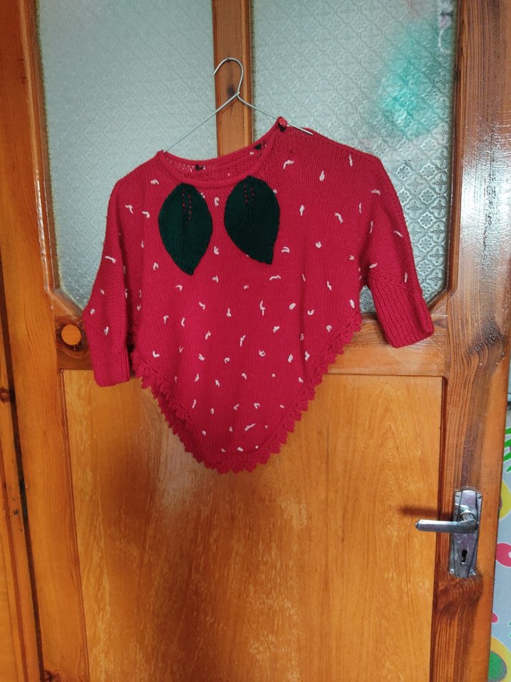 Kız Çocuk Kırmızı Nakışlı Bohem Örgü Panço - Görsel 2