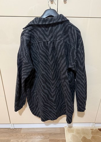 l Beden Gri Zebra Desenli Düğmeli Kadın Gömlek