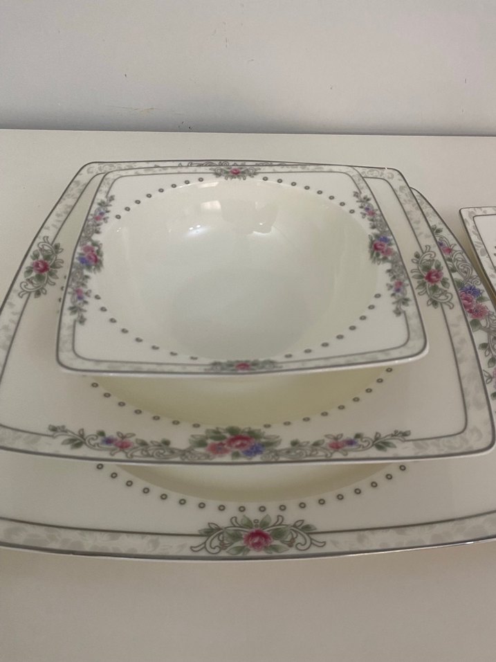 Çiçek Desenli Beyaz Porselen Yemek Takımı - Görsel 2