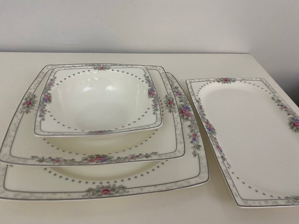 Çiçek Desenli Beyaz Porselen Yemek Takımı - Görsel 3