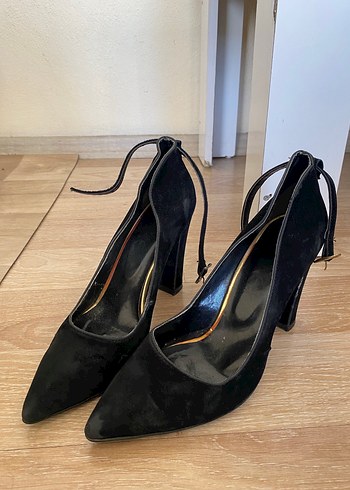 Süet stiletto sondaki fotolara bakınız! - Görsel 2