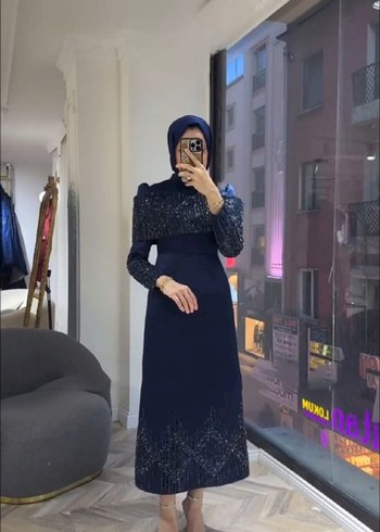 Boncuk İşlemeli Lacivert Uzun Abiye Elbise
