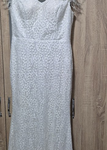 Güpür Detaylı Uzun Beyaz Dış çekim ve Nikah Elbisesi