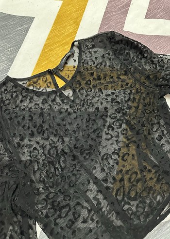 Siyah Dantel Detaylı Yılan Desenli Uzun Kollu Bluz - Görsel 2