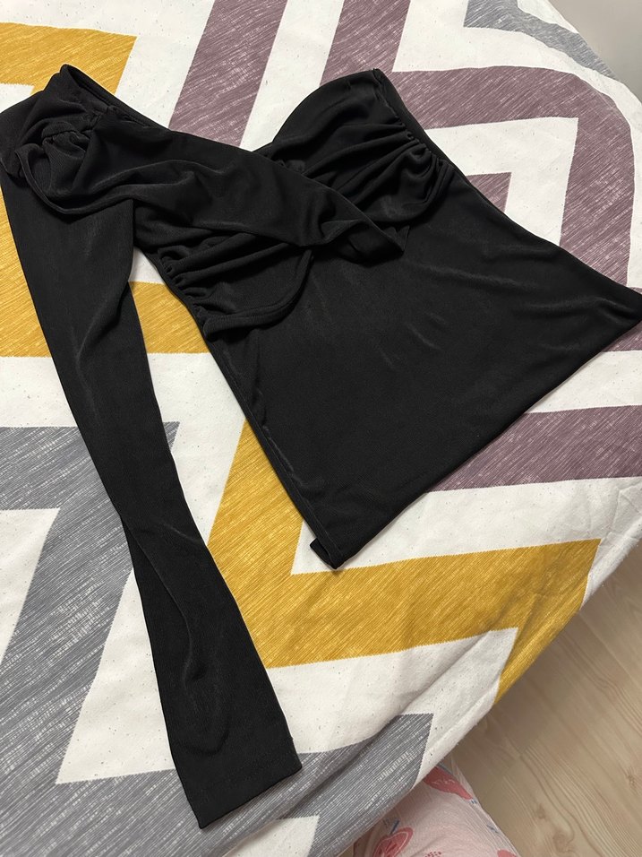 Drapeli Siyah Uzun Kollu Straplez Bluz - Görsel 2