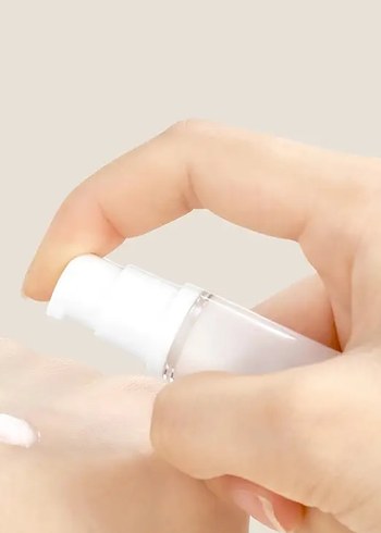 Şeffaf Beyaz Pompalı BB Krem Şişesi - Görsel 3