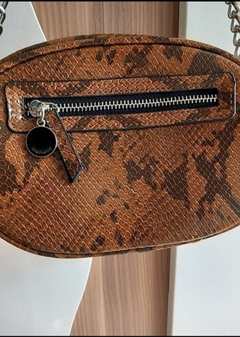 Zincir Detaylı Kahverengi Yılan Desenli Deri Çanta - Görsel 3