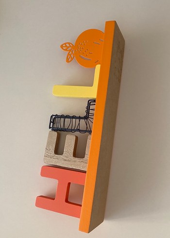 Turuncu Çocuk Rafı Harfli Tasarım - Görsel 2
