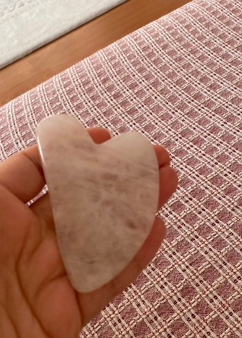 Kalp Şeklinde Pembe Kuvars Gua Sha - Görsel 2