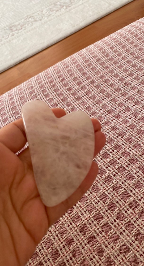 Kalp Şeklinde Pembe Kuvars Gua Sha - Görsel 2