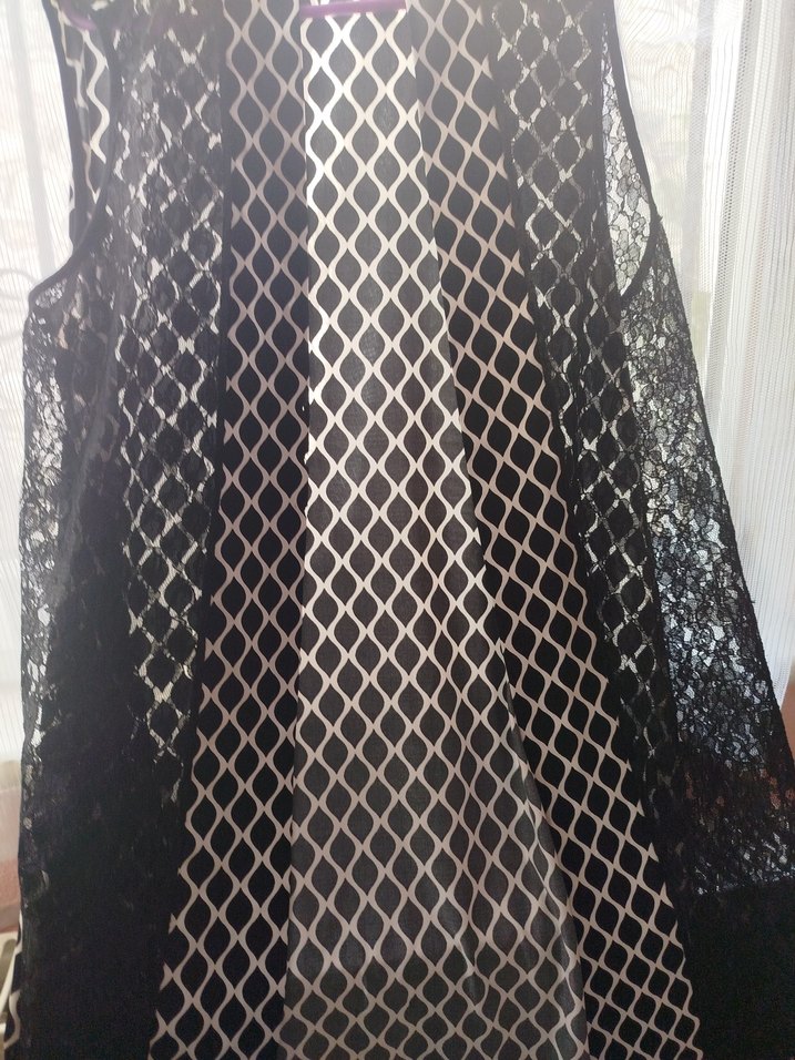 Dantel Detaylı Siyah Yılan Desenli Uzun Yelek - Görsel 2