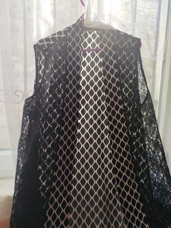 Dantel Detaylı Siyah Yılan Desenli Uzun Yelek - Görsel 3