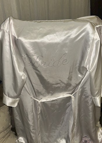 Nakışlı Beyaz Kadın Sabahlık - Görsel 2