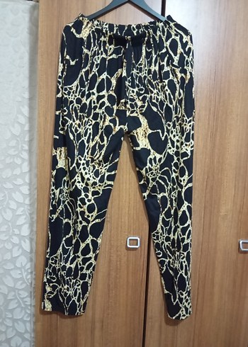 Zincir Detaylı Kadın Altın Yılan Desenli Pantolon