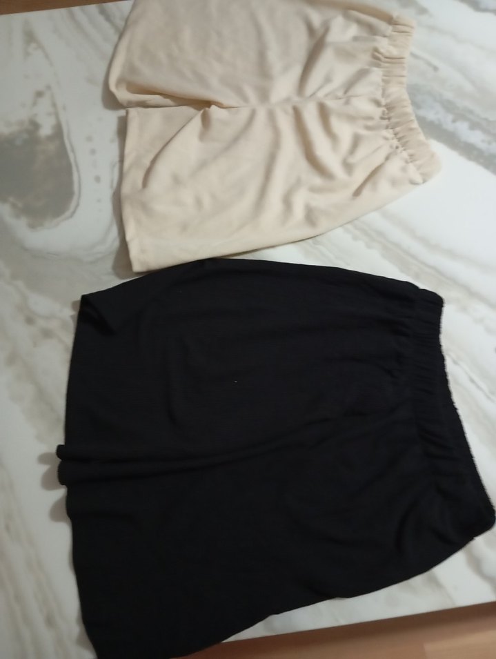 Beyaz ve Siyah  Mini Şort ikisinin fiyati - Görsel 2